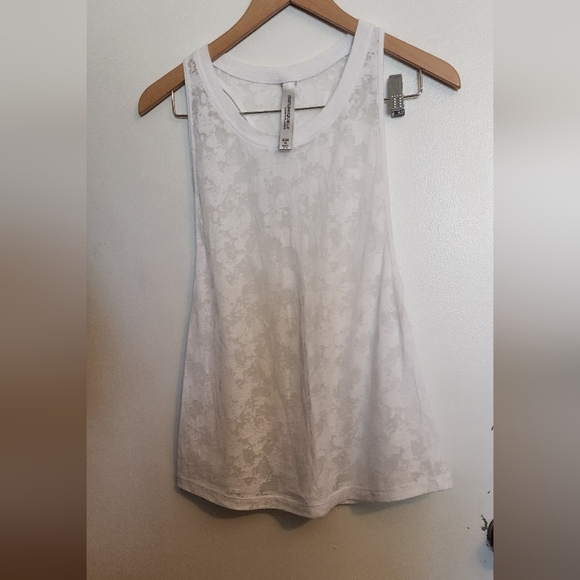 Lorna Jane White Textured Tank - Picture 1 of 5